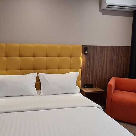 Bontiak Hotel Киев Екстериор снимка