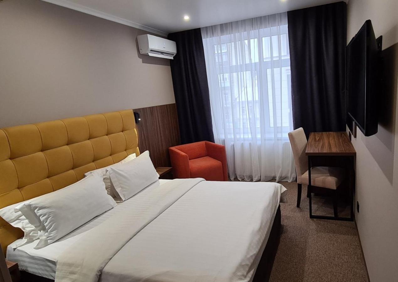 Bontiak Hotel Киев Екстериор снимка