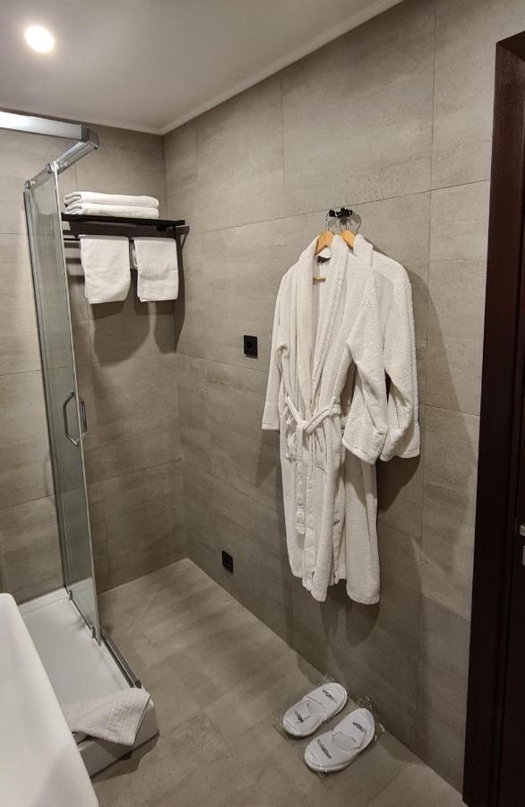 Bontiak Hotel Киев Екстериор снимка