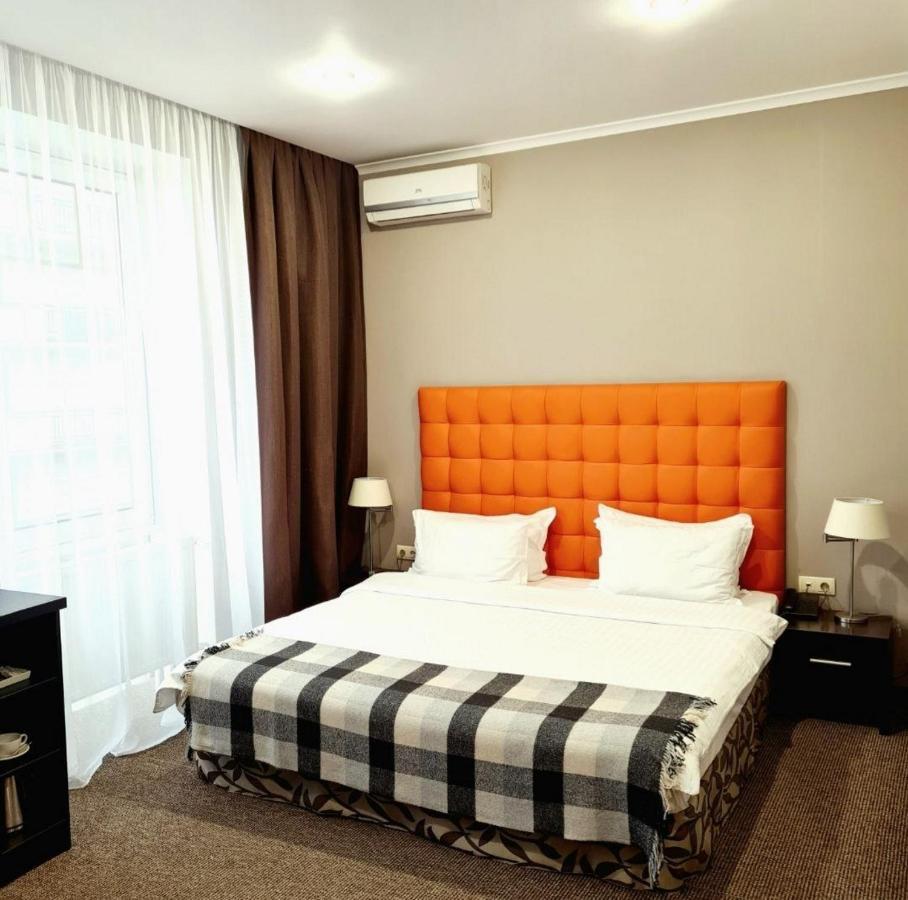 Bontiak Hotel Киев Екстериор снимка
