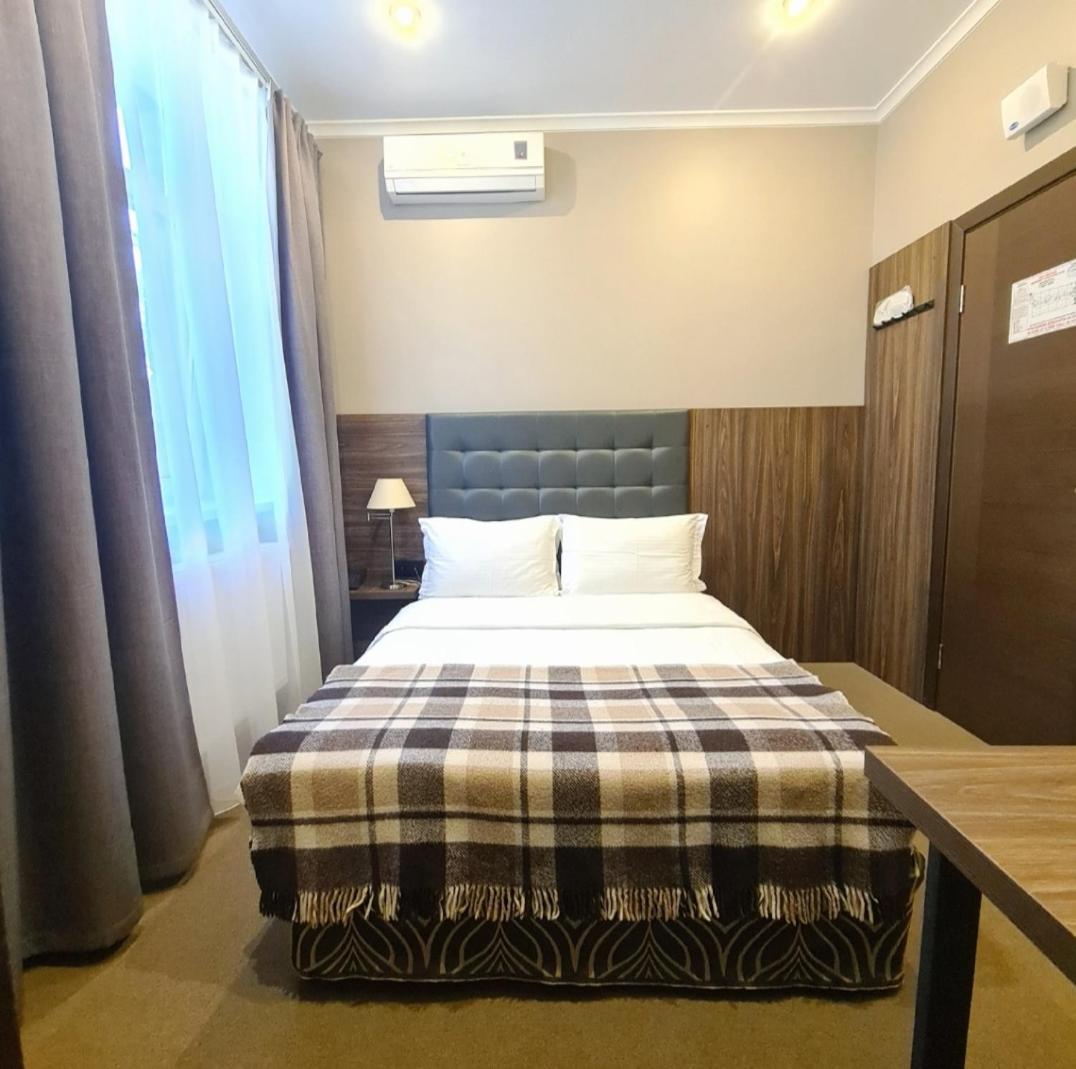 Bontiak Hotel Киев Екстериор снимка