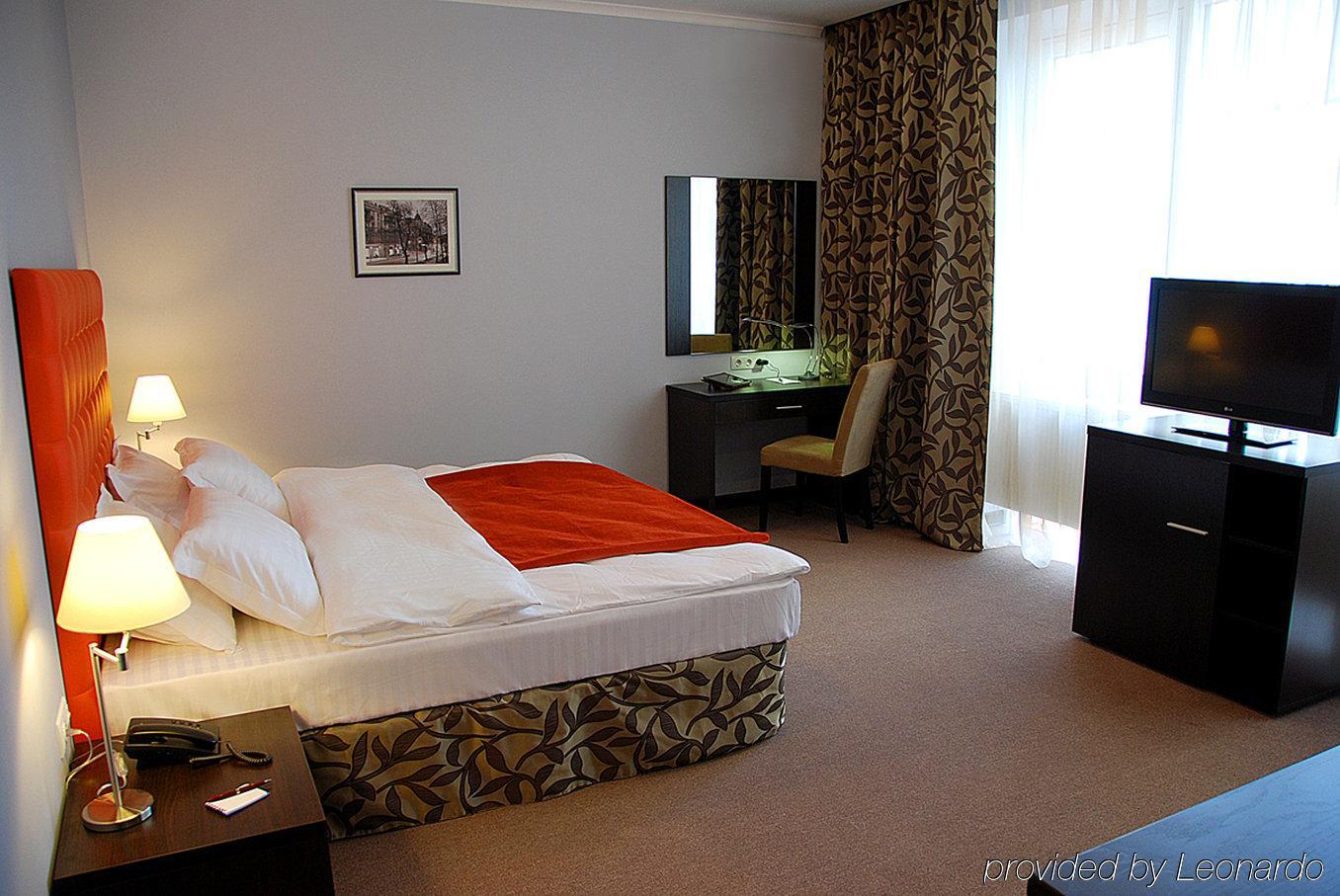 Bontiak Hotel Киев Екстериор снимка