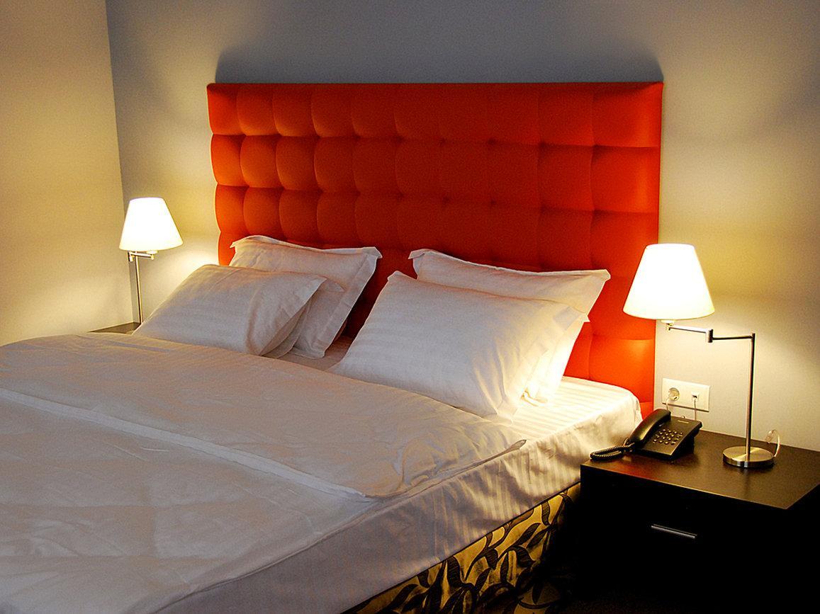 Bontiak Hotel Киев Екстериор снимка