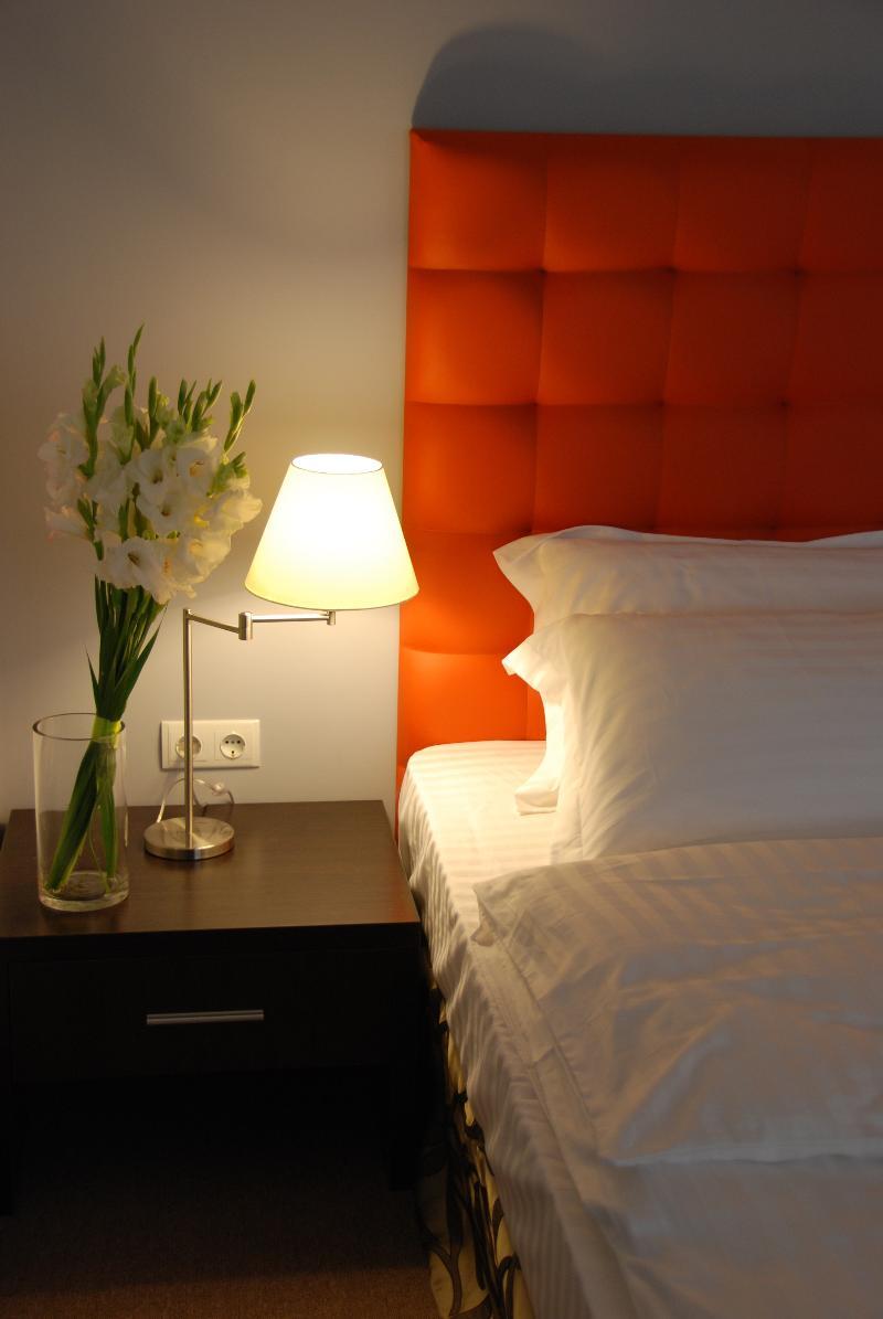 Bontiak Hotel Киев Екстериор снимка
